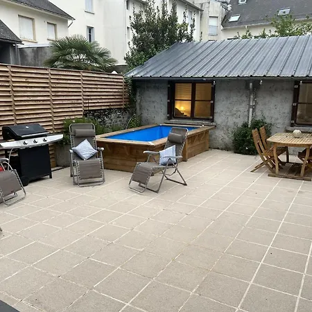 Luxurious Garden 公寓 *